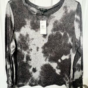 Jessica Simpson Monochrome Tie-Dye Long Sleeve Top